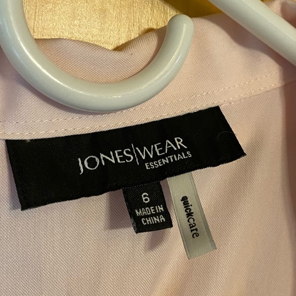 Jones Wear Essentials Women’s Light Pink Button-Down Tank Top - Picture 5 of 7